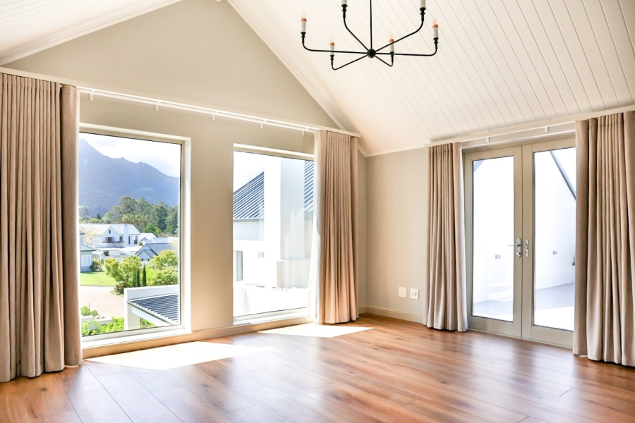 To Let 3 Bedroom Property for Rent in Kingswood Golf Estate Western Cape